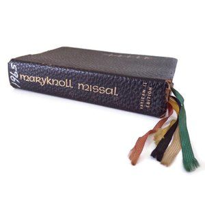 Mary Knoll Missal Vatican II Edition 1964 Leather Bound   3265